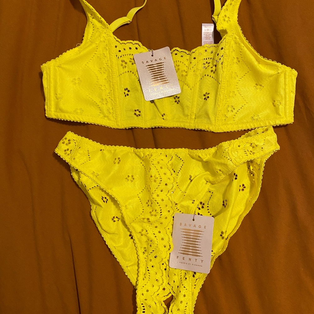Savage Fenty Yellow Bombshell Broderie Xtra VIP Box Set